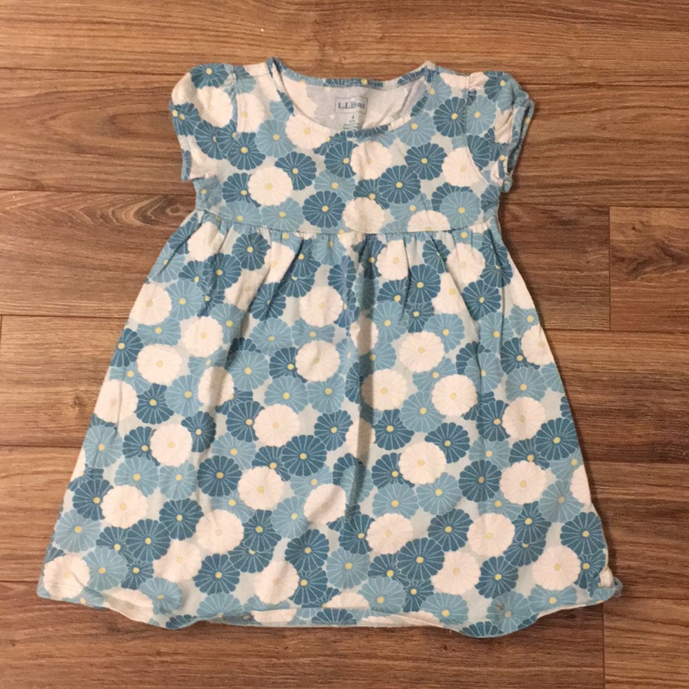 Girls dress